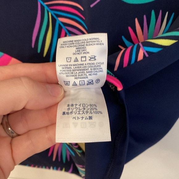 Lands End Rash Guard - Picture 5 of 6